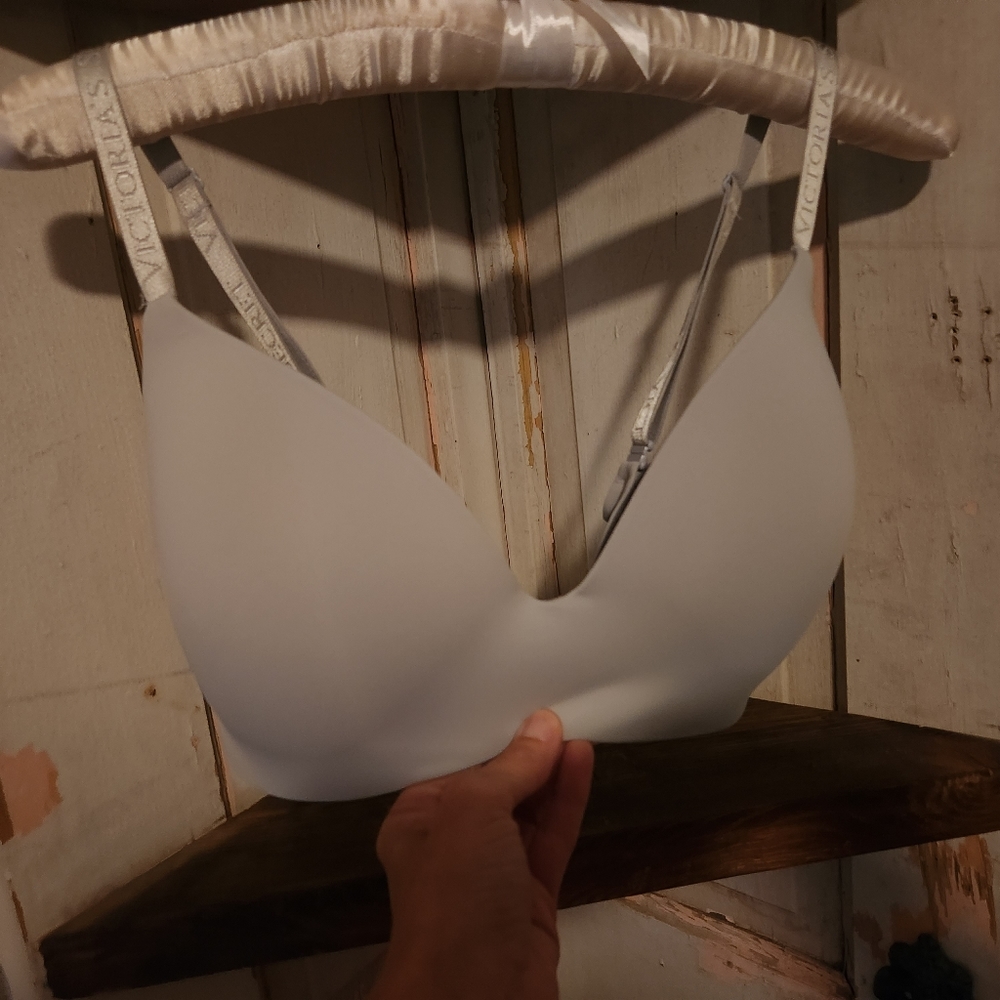 VS t-shirt bra